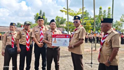 Wali Kota Cak Arlan membuka Jambore Cabang III Pramuka di Stadion Talang Jimar, Prabumulih, Minggu (19/4/2026).