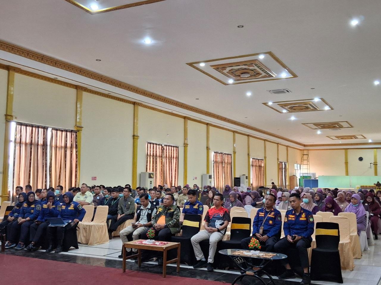 Karyawan RS AR Bunda Prabumulih mengikuti pelatihan penanggulangan bencana dan simulasi tanggap darurat bersama Dinas Pemadam Kebakaran dan Penyelamatan Kota Prabumulih.
