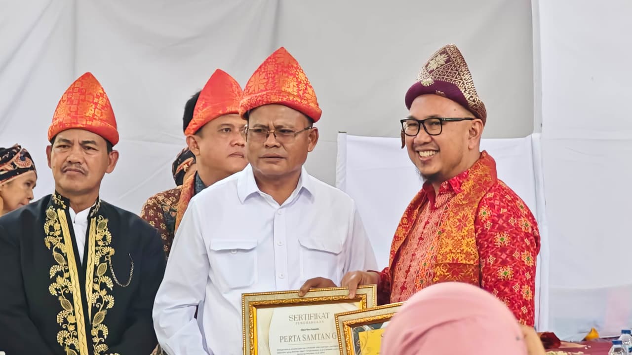 Wali Kota Prabumulih H Arlan menghadiri kegiatan Sedekah Adat Kampung di Kelurahan Anak Petai Kecamatan Prabumulih Utara.
