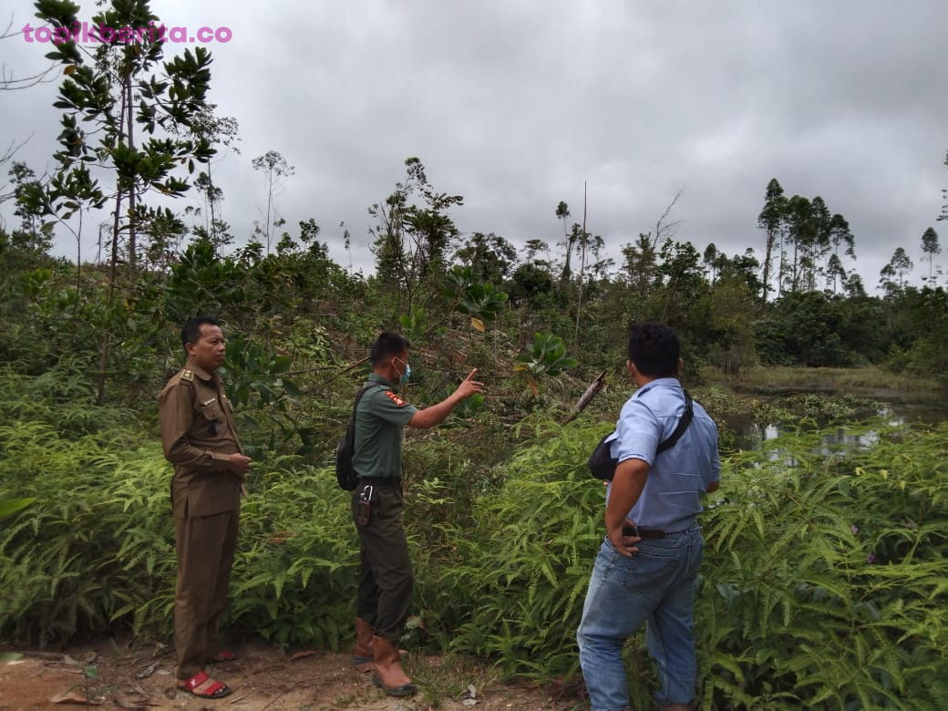 Warga Dusun IV Desa Aur Duri Kecamatan Rambang Niru Kabupaten Muara Enim keluhkan sungai Lengkukam yang berubah warna hitam pekat, hal tersebut diketahui tiga hari lalu berdasarkan laporan warga sekitar,