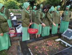 Jajaran Persit Kartika Candra Kirana Gelar Ziarah di TMP