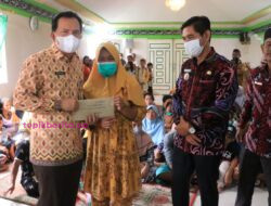 Gelontarkan Dana Rp.150 Juta, Ridho Yahya Bantu Korban Kebakaran di Sungsang Muba