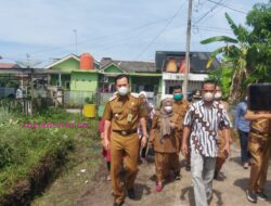 Walikota Prabumulih Ir Ridho Yahya Beri Bantuan Dana Gotong Royong. Untuk Pembersihan Parit