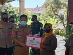 Secara Simbolis Walikota Prabumulih Serahkan Insentif