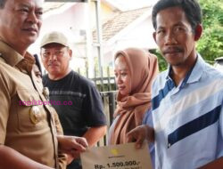 Wawako Andriansyah Fikri Salurkan Bantuan Kepada Korban Angin Puting Beliung