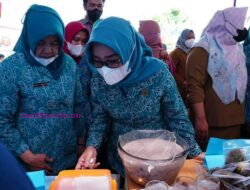 Ketua PKK Ngesti Ridho Hadiri Lomba Asuhan Mandiri Toga di Gunung Kemala
