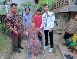 Peduli Terhadap Sesama, IWO Muba Sampaikan Titipan Irjen Pol Eko Indra Heri