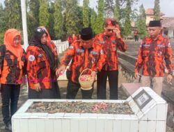 Peringati Hari Sumpah Pemuda, PP Prabumulih Tabur Bunga
