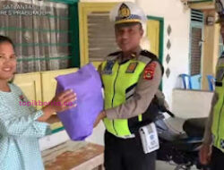 Satlantas Polres Prabumulih Berikan Bantuan Kepada Korban Kecelakaan