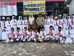 Bhabinkamtibmas Jadi Pemimpin Upacara SD 53