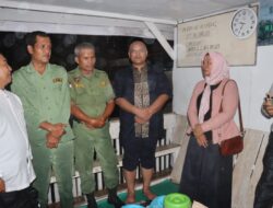 Ditengah Hujan Deras, Kapolres Prabumulih Tetap Menyapa Masyarakat