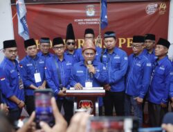 Dipimpin Deni Victoria, 30 Berkas Bacaleg Demokrat Diserahkan ke KPU Prabumulih