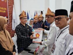 Serahkan Berkas Bacaleg, Gerindra Optimis Rebut Kursi Ketua Dewan