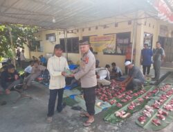 Hari Raya Qurban, Polsek Prabumulih Barat dan RKT Bagikan Ratusan Kantong Daging