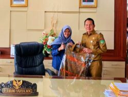 Purna Tugas Paling Berkesan, Ridho Yahya Wariskan Pakaian Dinas ke Wartawan