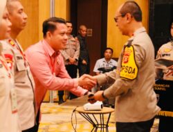 Rakor Keuangan, Kapolda Sumsel Irjen Rachmad Wibowo Berikan Penghargaan Satker Berprestasi.