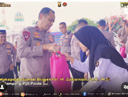Honorer dan Petugas Kebersihan Terima Bantuan Sembako Dari Kapolda Sumsel