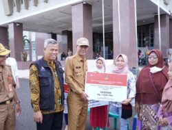 Melalui Pemkot Prabumulih, Pj Walikota Elman ST Serahkan Bantuan Kemensos