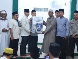 Diwakili Pj Sekda, Elman ST Serahkan Bantuan ke Masjid Al Muttaqin