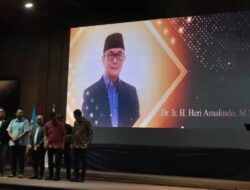 Dinobatkan Sebagai Tokoh Otomotif, Bupati Pali Heri Amalindo Terima Penghargaan Dari IMI Sumsel