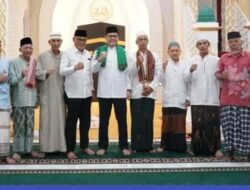 Safari Ramadan, Pj Bupati Lahat Sholat Berjemaah di Masjid Agung Kelurahan Pasar