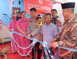 Polres Prabumulih Kembali Serahkan Bantuan Bedah Rumah Warga Kurang Mampu