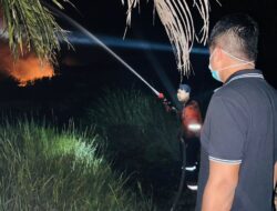Kapolres Ogan Ilir Terjun Lapangan, Pimpin Padamkan Api Karhutla.