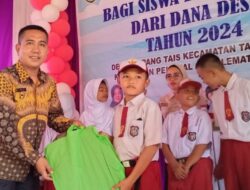 Desa Simpang Tais, Realisasikan Bantuan Siswa Berprestasi