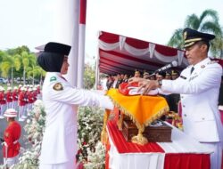 Penaikan Bendera Merah Putih, Pj Wako Elman ST Pimpin Upacara
