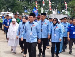 Pasangan Bakal Calon Bupati dan Wakil Bupati Devi – Ferdinan Pertama Mendaftar Ke KPUD PALI