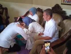 Sebelum Deklarasi Asgianto Calon Bupati PALI ,Sungkem Mohon Restu Ibunda