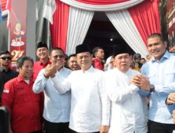LAKY dan Ber-FIKIR Gandengan Tangan Usai Penetapan Paslon