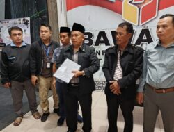 Tim Hukum LaKy Datangi Bawaslu Prabumulih