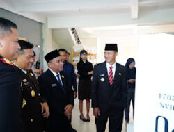 Ketua DPRD Deni Victoria Tinjau Gudang Logistik KPU Prabumulih