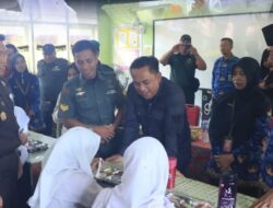 Pj Wako Elman ST Resmikan MBG di SMPN 3 Prabumulih