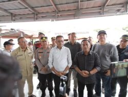 Bersama Walikota, Deni Victoria Solat Tarawih Berjamaah
