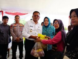 Cak Arlan Remi Buka Gerakan Pangan Murah di Anak Petai