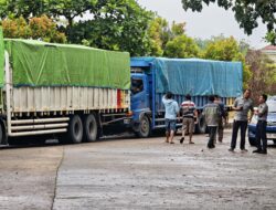 Warga Tanjung Raman Tangkap 4 truk Batubara