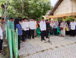 Cak Arlan Pimpin Pemakaman ASN Junaidah SE di Pasar 2