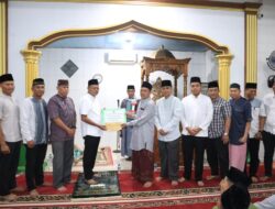 Safari Ramadan di Masjid Al-Hidayah, Arlan Sampaikan Capaian Pembangunan