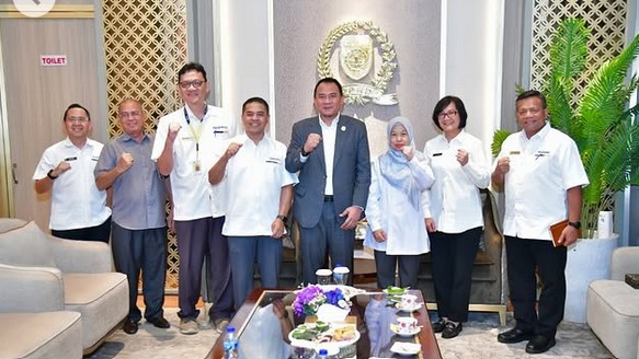Ketua DPRD Sumsel Andie Dinialdie menerima kunjungan Kakanwil DJP Sumsel Babel Retno Sri Sulistyani di Palembang