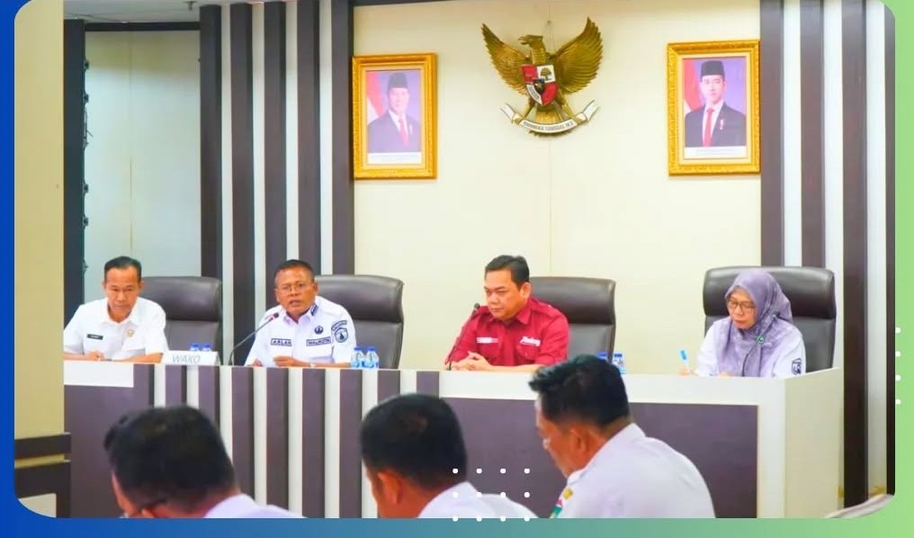 Wali Kota Prabumulih memimpin rapat CPP bantuan pangan 2026