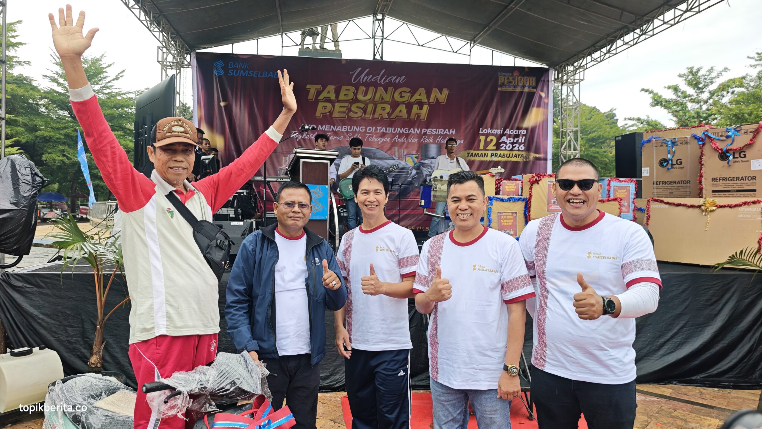 Wali Kota Prabumulih menghadiri pengundian Tabungan Pesirah Bank Sumsel Babel di Taman Kota Prabu Jaya