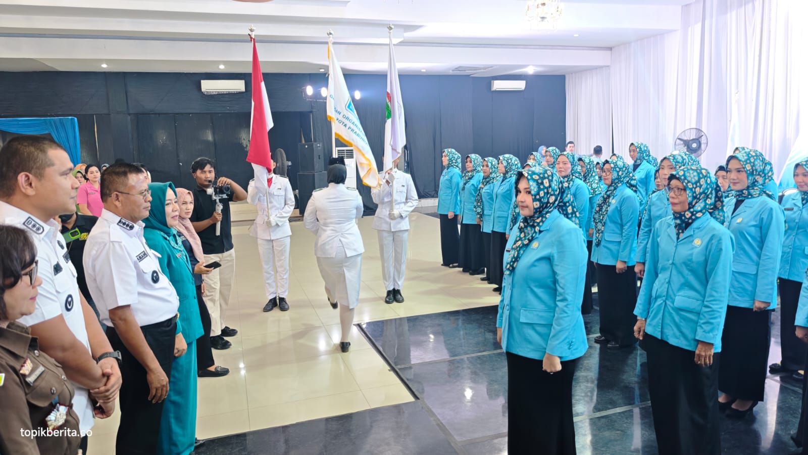 Wali Kota Prabumulih Arlan menghadiri pelantikan pengurus GOW Kota Prabumulih di Hall Siang Malam