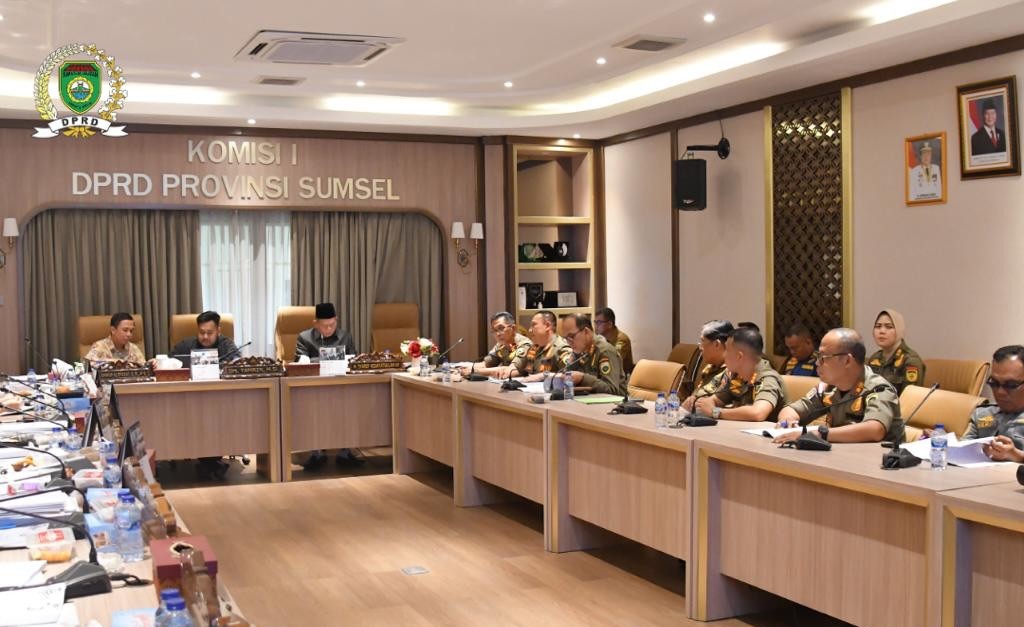 Rapat Pansus I DPRD Sumsel bahas LKPJ Gubernur 2025 di ruang Komisi I
