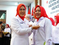 Hj. Linda Arlan Hadiri Pelantikan Pengurus PMI Kota Prabumulih di Griya Agung