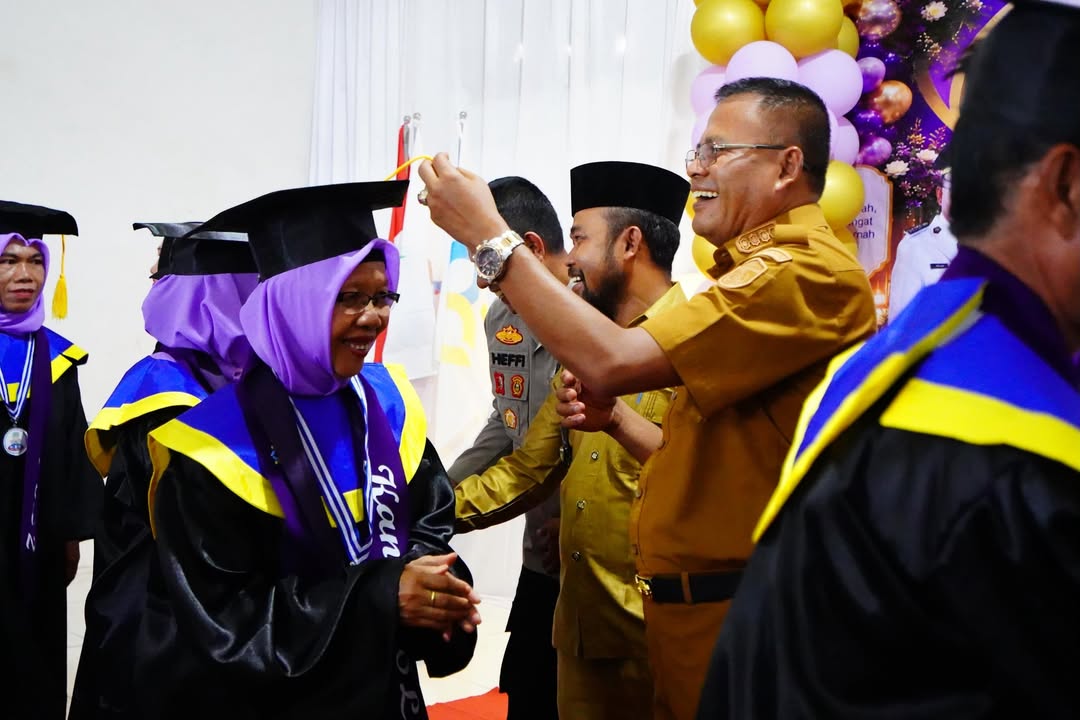 Cak Arlan mengapresiasi program pendidikan lansia di Desa Pangkul