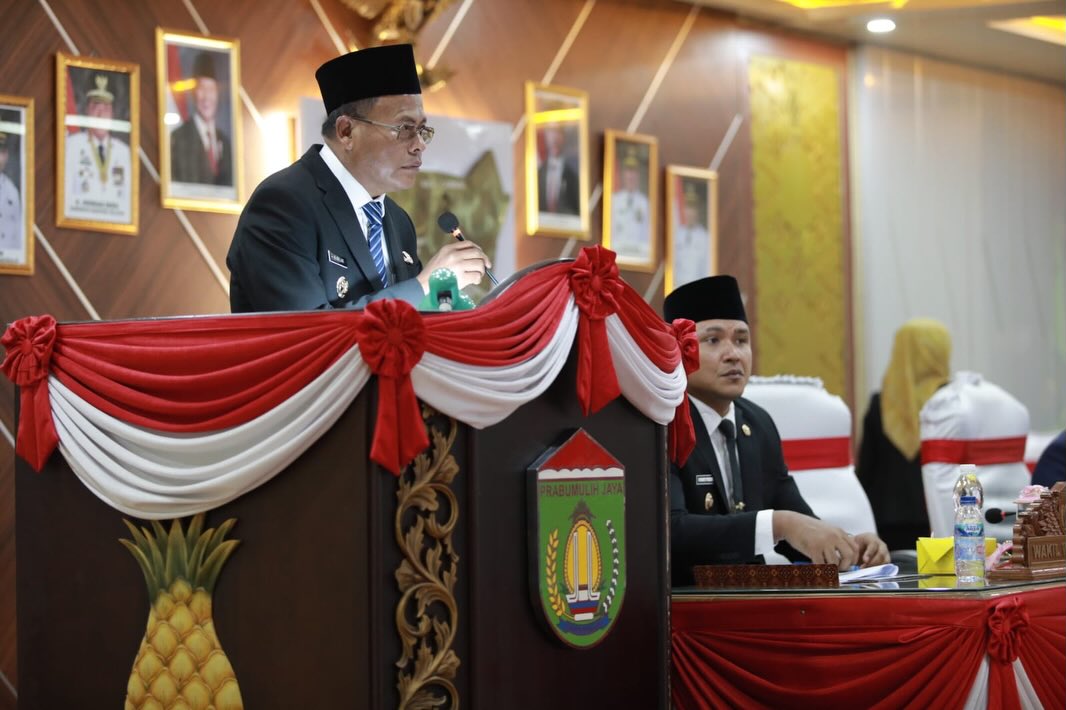 Wali Kota Prabumulih H Arlan dan Wakil Wali Kota Franky Nasril menghadiri Rapat Paripurna DPRD Prabumulih