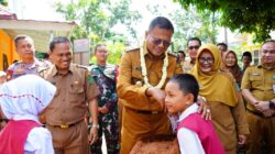 Wali Kota Prabumulih H Arlan meresmikan Musholla As-Salam di SD Negeri 12 Prabumulih