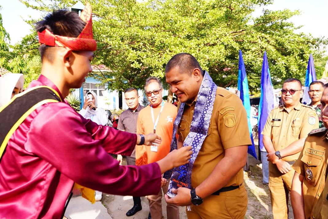 Wakil Wali Kota Prabumulih Franky Nasril membuka kegiatan SMANLI FRENZY Ke-4 di SMA Negeri 5 Prabumulih.